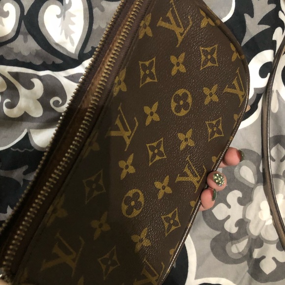 Louis Vuitton Clutch - Picture 6 of 6